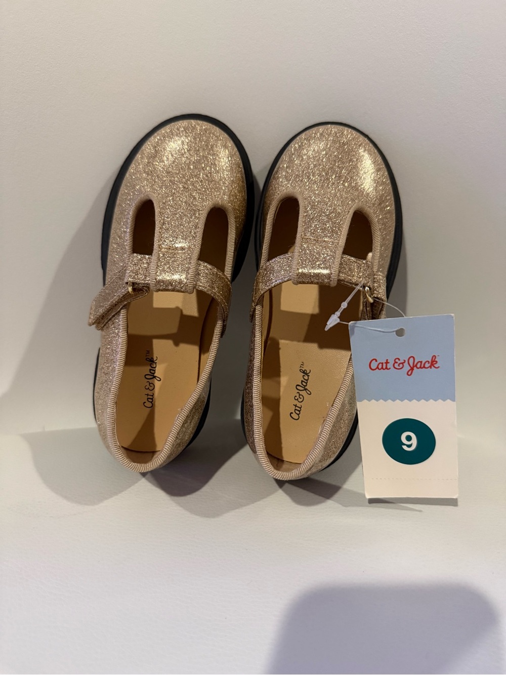 ☀️🌊Cat & Jack Girls' Glitter Mary Jane Shoes in Gold NWT